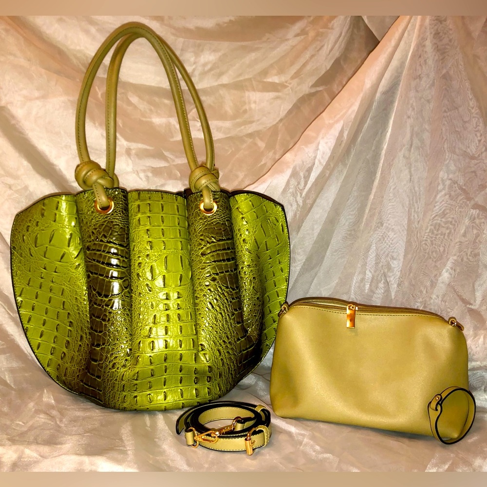 Zipper Croc Tote